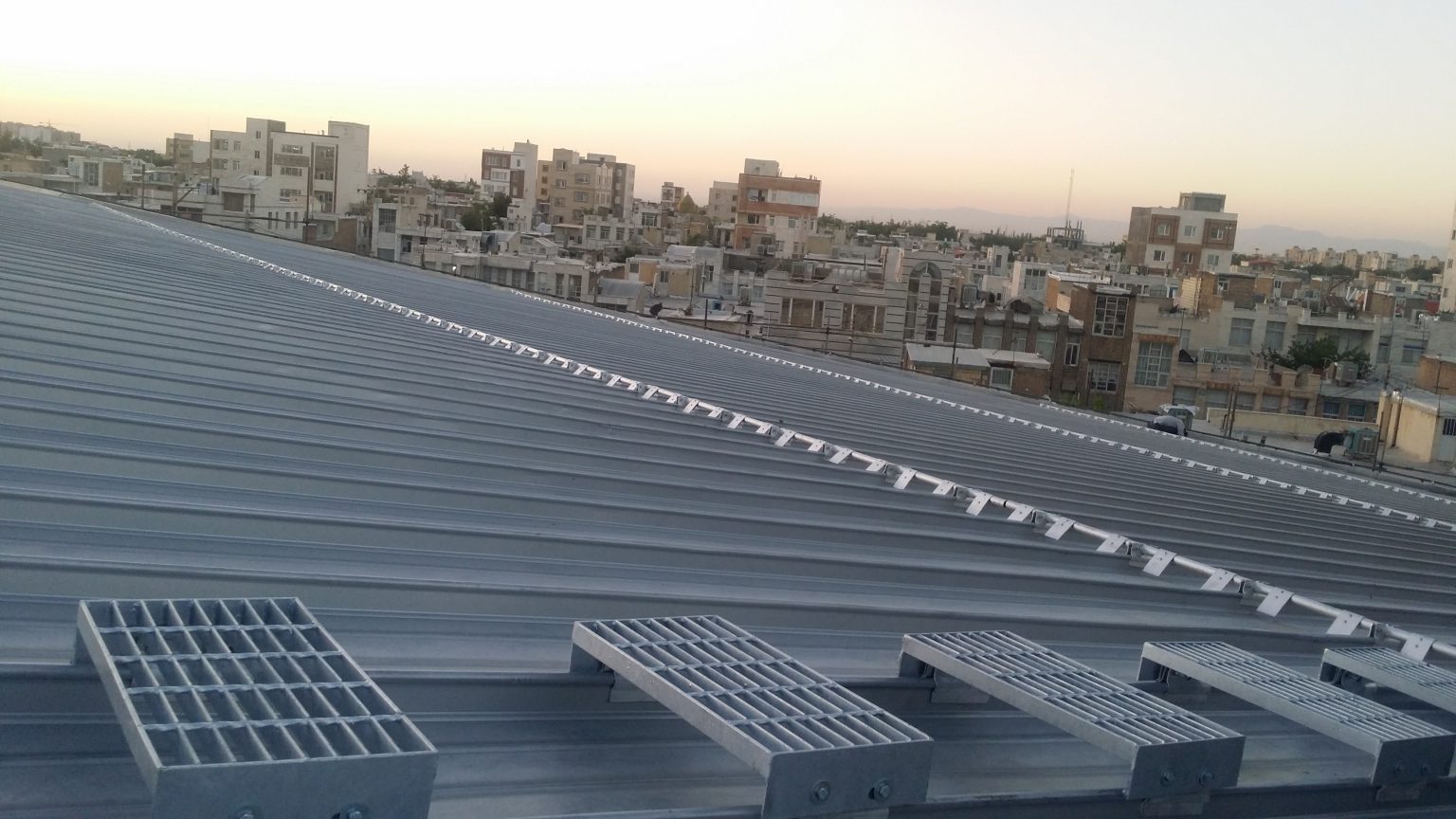 سقف های فرودگاه ها با سیستم کالزیپ، سالن های ورزشی با سیستم یکپارچه ایستادرز کلزیپ